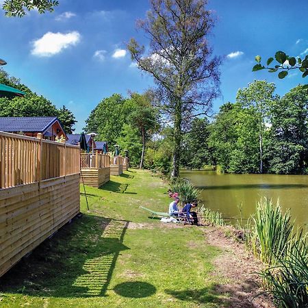Upton Lakes Lodges Cullompton Buitenkant foto